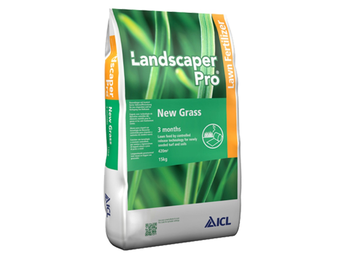 Удобрение длительного действия Landscaper Pro New Grass для газона 20-20-8 (2-3) / 15 кг