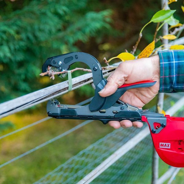 Степлер-сшиватель MAX HT-R45C(RD) + Итальянская лента20 шт + Оригинальные скобы / Тапенер Акционный набор 120600800135 фото Степлер-сшиватель MAX HT-R45C(RD) + Итальянская лента20 шт + Оригинальные скобы / Тапенер Акционный набор 120600800135 фото