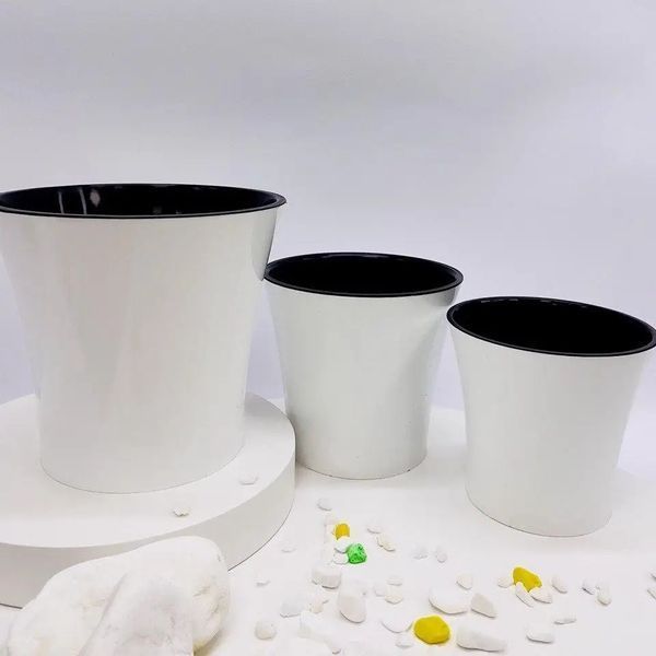 Горщик для кімнатних рослин пластиковий Plastdetal Donna 1,2 л, 14 см білий з чорною вставкою / Пластдетал 120200201216 фото