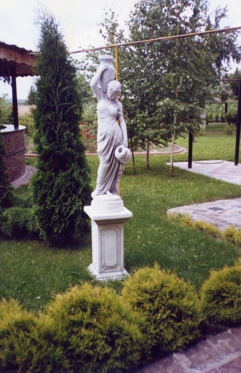 Садова скульптура "Жінка з двома глечиками", 142 см
